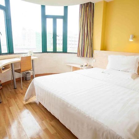 7Days Inn Foshan Dongfang Square Walmart Room photo