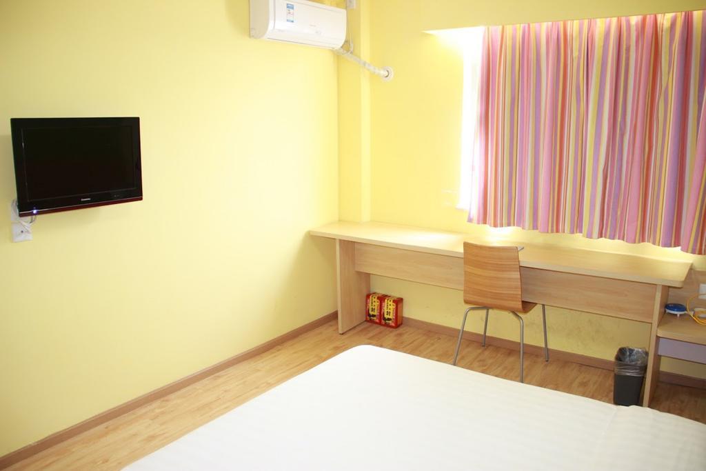 7Days Inn Foshan Dongfang Square Walmart Exterior photo